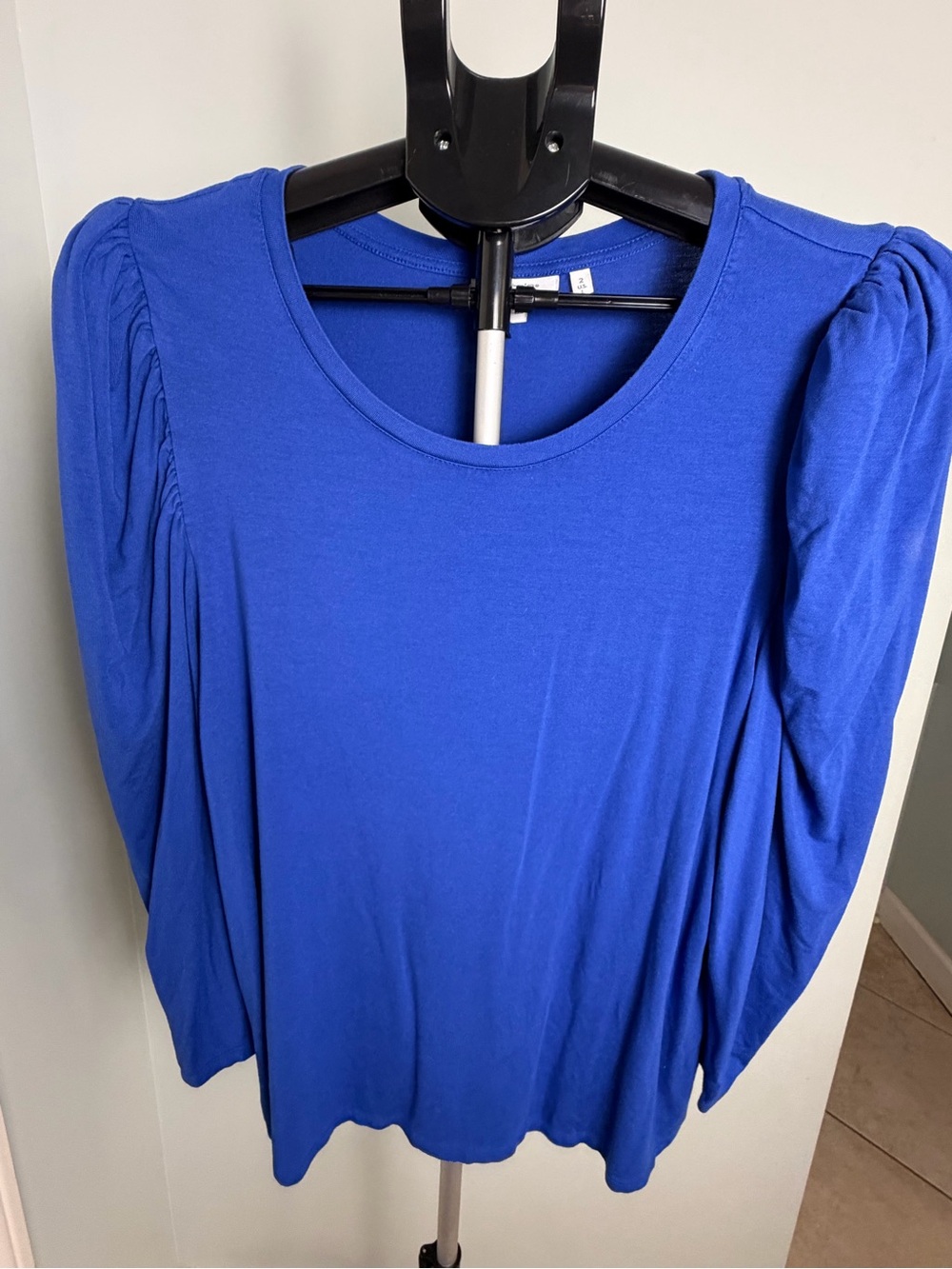 Chico’s Cobalt Blue Ruched Puff Sleeve Top – Size 2 / Large